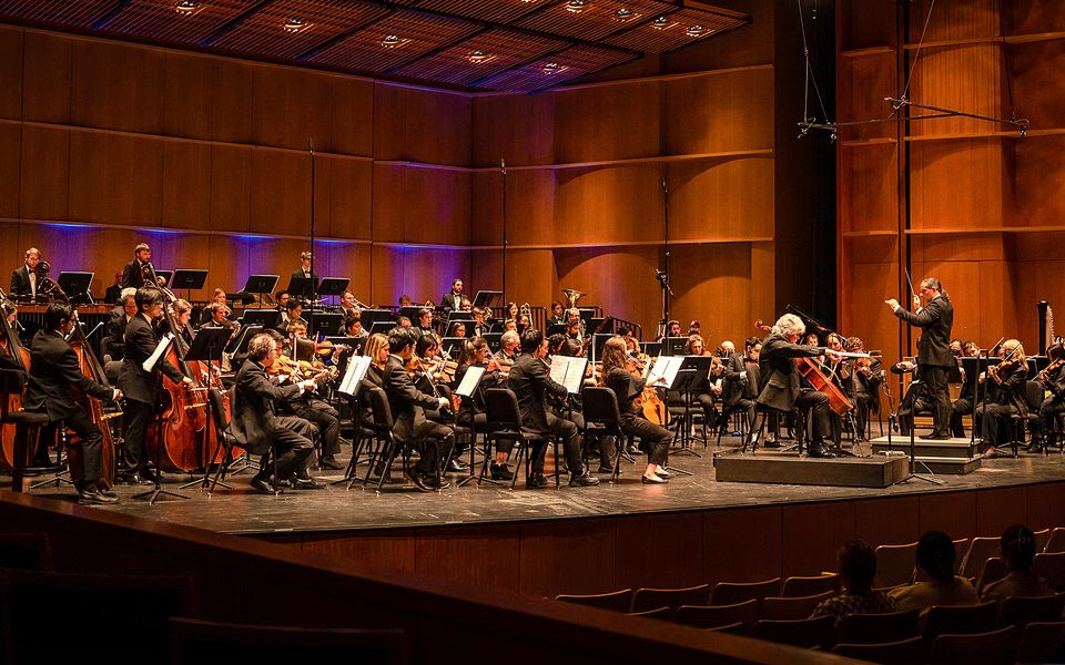 Christian Baldini leads UC Davis Symphony Orchestra (Courtesy of the Mondavi Center for the Performing Arts)