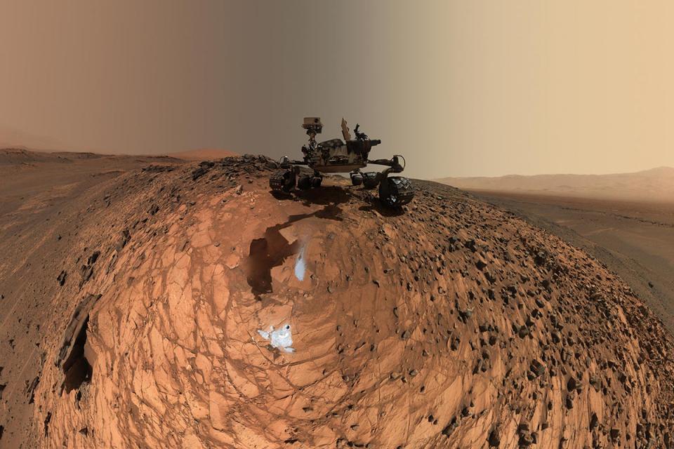 mars-rover-on-mars