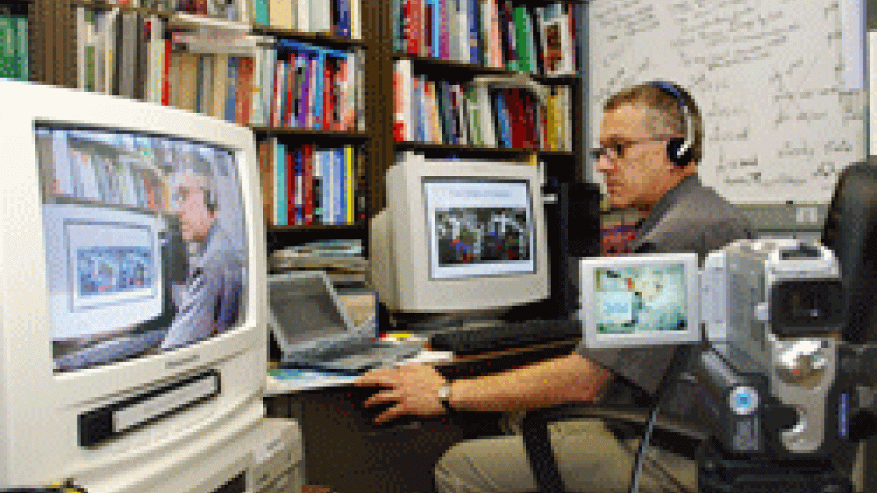 Photo of Walter Leal working with electronics equipment