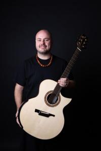 Andy McKee, guitar. (Courtesy)