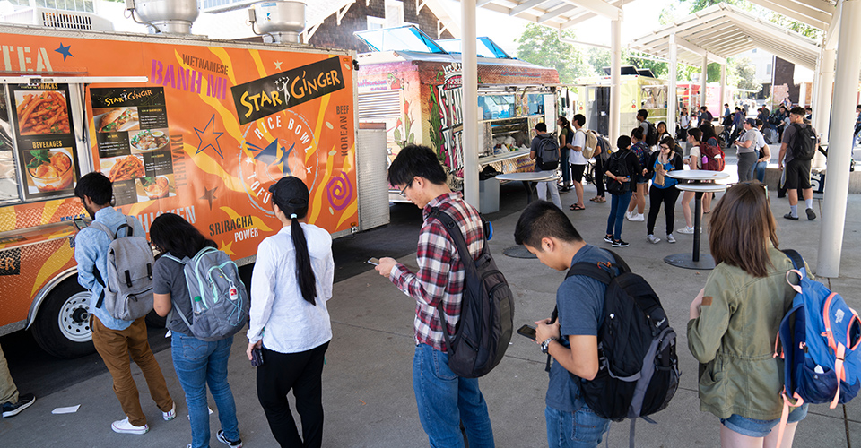 where to eat food trucks uc davis